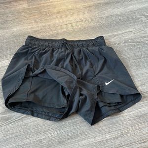 Nike Running Shorts w built in shorts